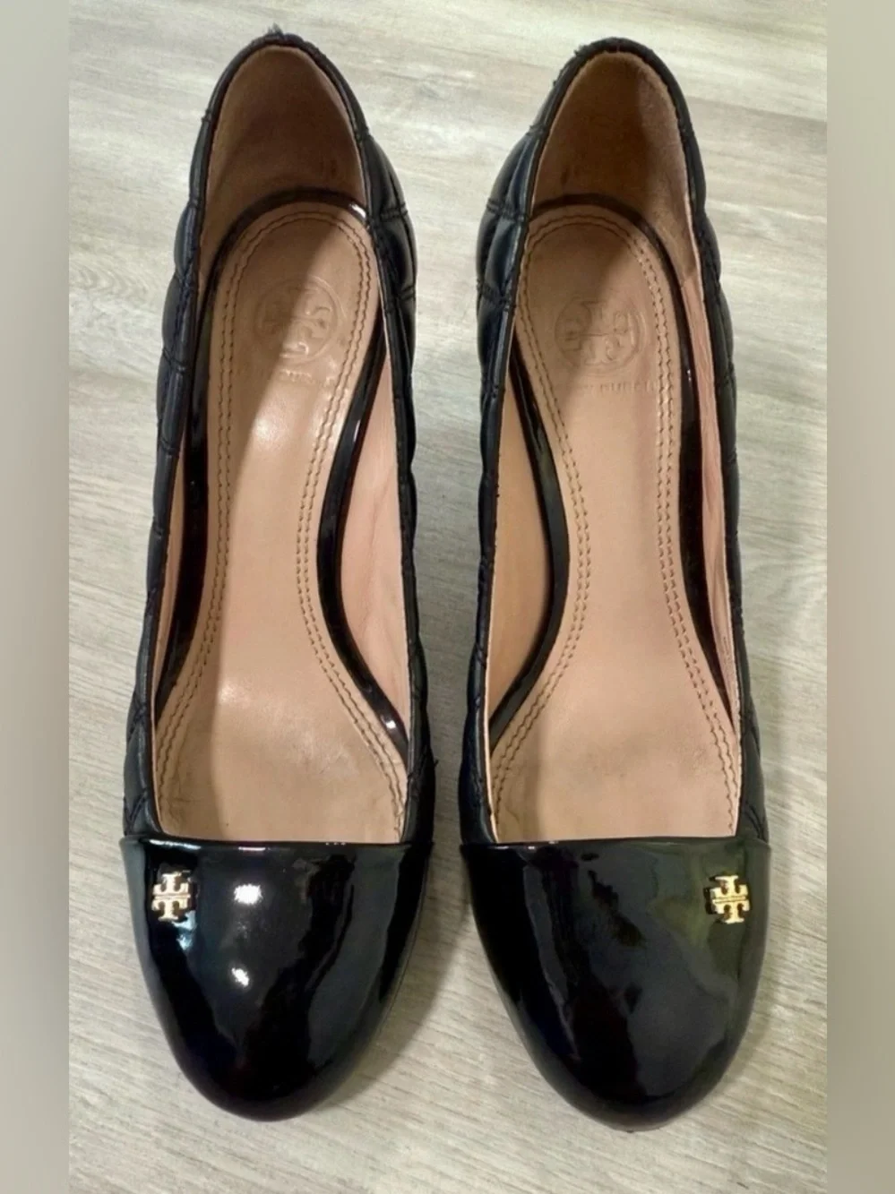 Tory Burch Black Quilted Leather Wedge Pumps Gold Logo Size 7.5M